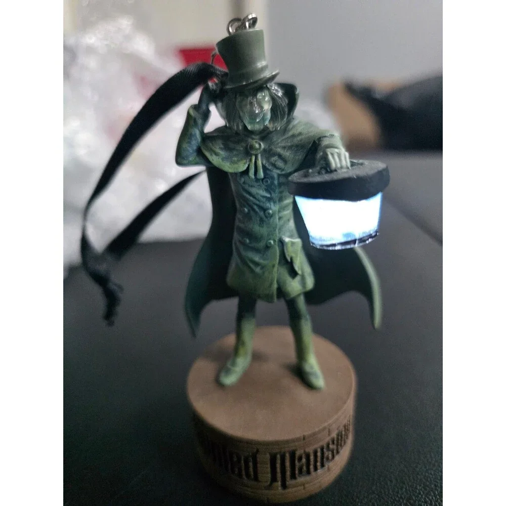 Disney Haunted Mansion Hatbox Ghost Light-Up Living Magic Sketchbook Ornament